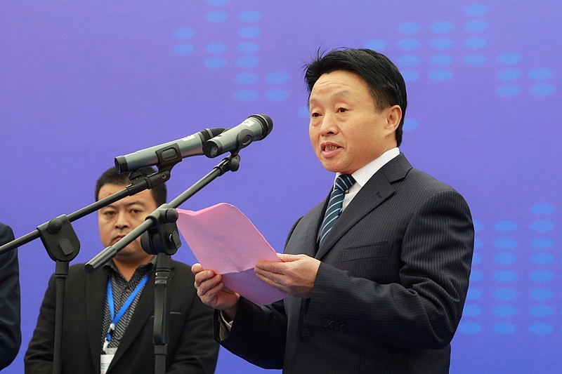 张道宏李冬玉出席2017第三届西安国际跳高高试玩工业展览会｜熊良虎致辞