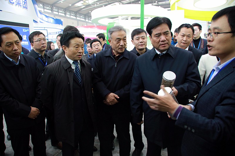 张道宏李冬玉出席2017第三届西安国际跳高高试玩工业展览会｜熊良虎致辞