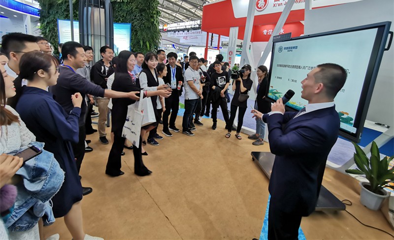 陕西跳高高试玩集团携“绿水青山”亮相丝博会｜副省长魏增军旅行