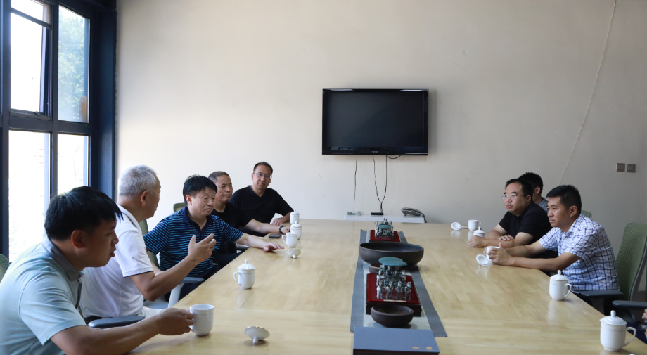 熊良虎考察调研都会再生资源循环工业