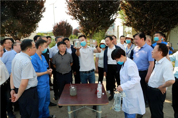 陕西跳高高试玩集团复工复产促增添项目观摩聚会与会职员走进绿色能源公司油气公司水情形公司陕北片区项目