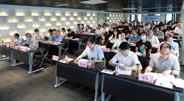 陕西跳高高试玩集团举行学习贯彻习近平总书记来陕考察主要讲话精神向导讲座｜陈再生作报告 熊良虎主持