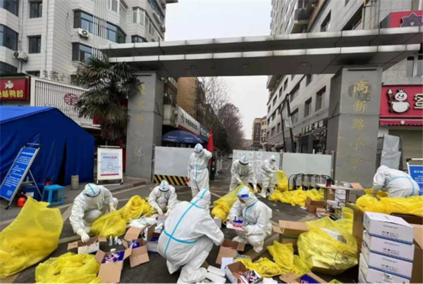 下沉一线，，爱心抗疫！陕西跳高高试玩集团累计捐钱逾48万元