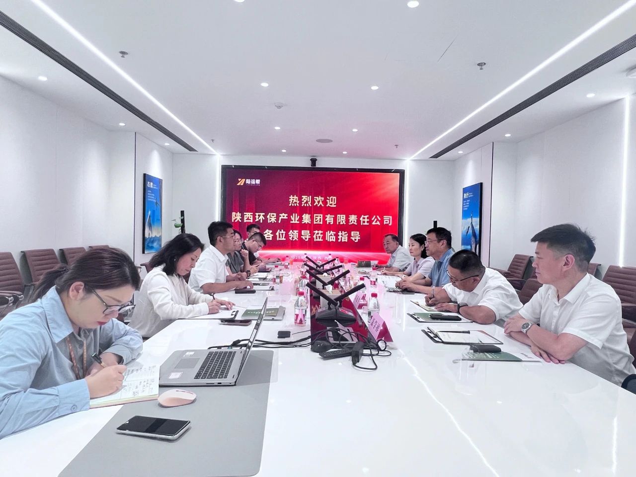 陕西跳高高试玩集团与陆运帮公司座谈交流